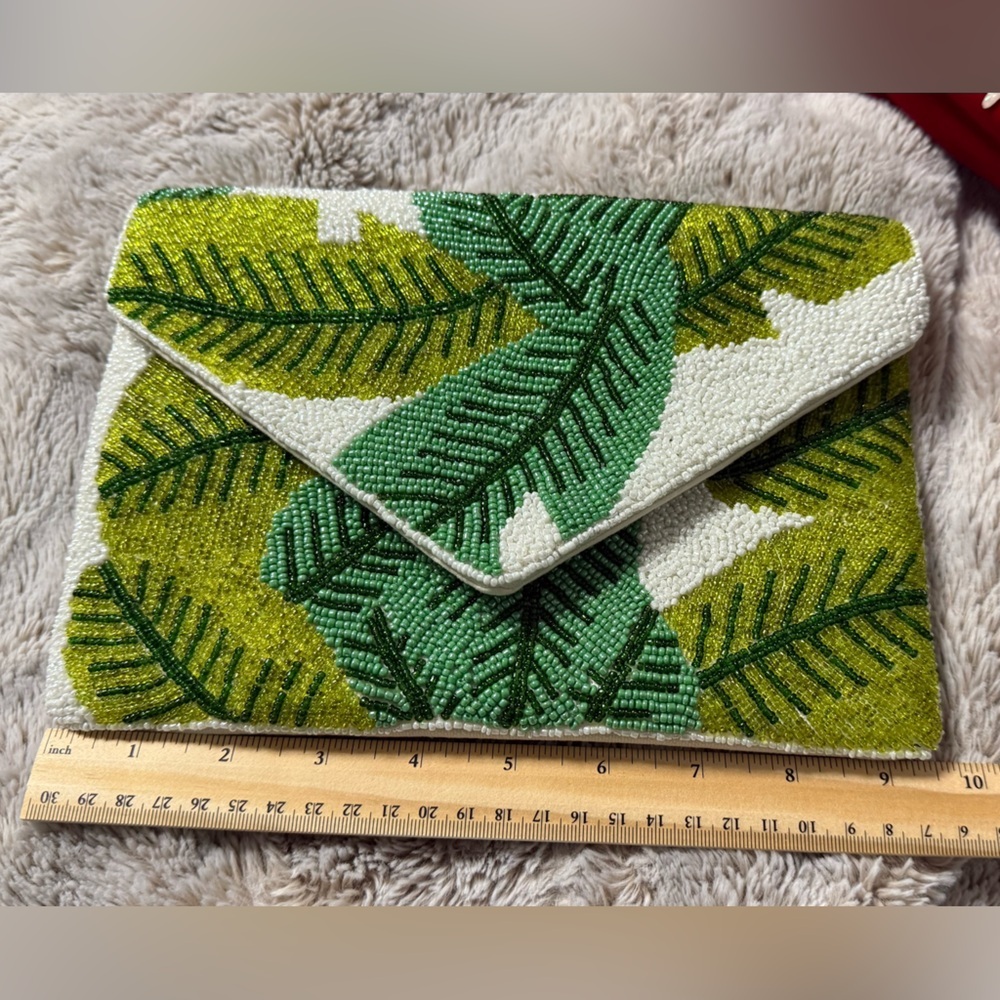 Beaded Leaf Pattern Envelope Clutch | Green/White | Style LAC-SS-456 - Picture 3 of 11